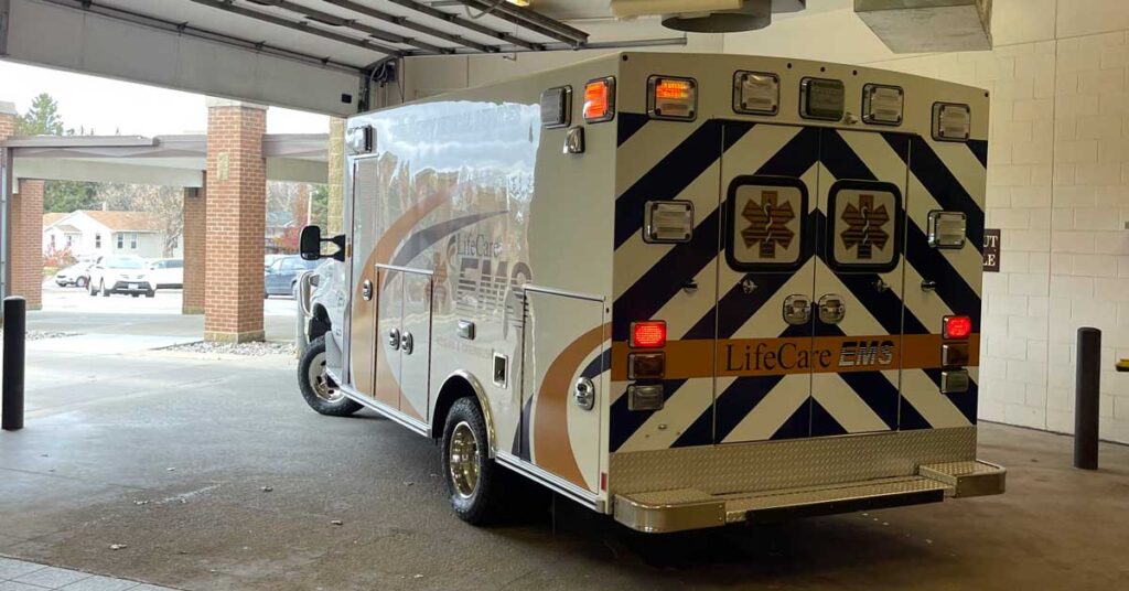Amulance garage header IMG 6060
