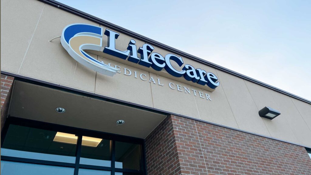 About LifeCare Medical Center